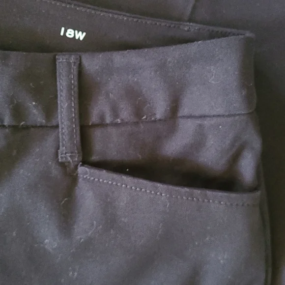 St. John's Bay Strt Leg Mid Rise Pants.  Sz 18W Black. Cotton/Spandex Blend NWOT - Picture 4 of 9